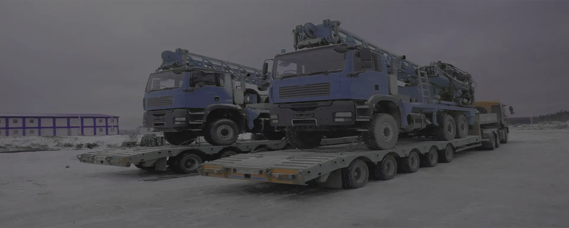 Доставка тралом с низкорамной платформой автокранапо России из Зубовой Поляны, а также любой другой крупногабаритной техники